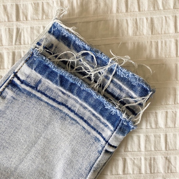 Refuge light wash jeans - Picture 2 of 4